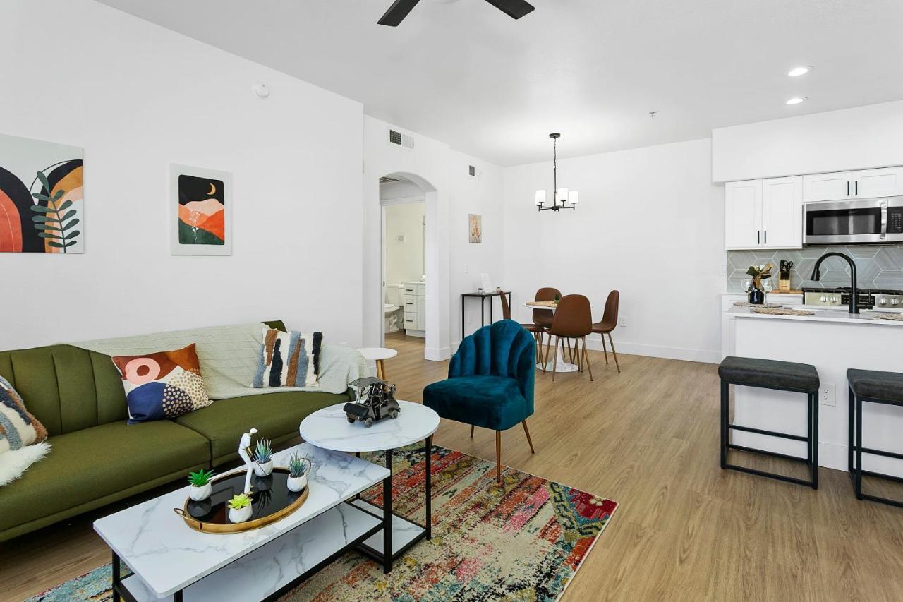 Cozysuites Glendale By The Stadium With Pool 05 Extérieur photo
