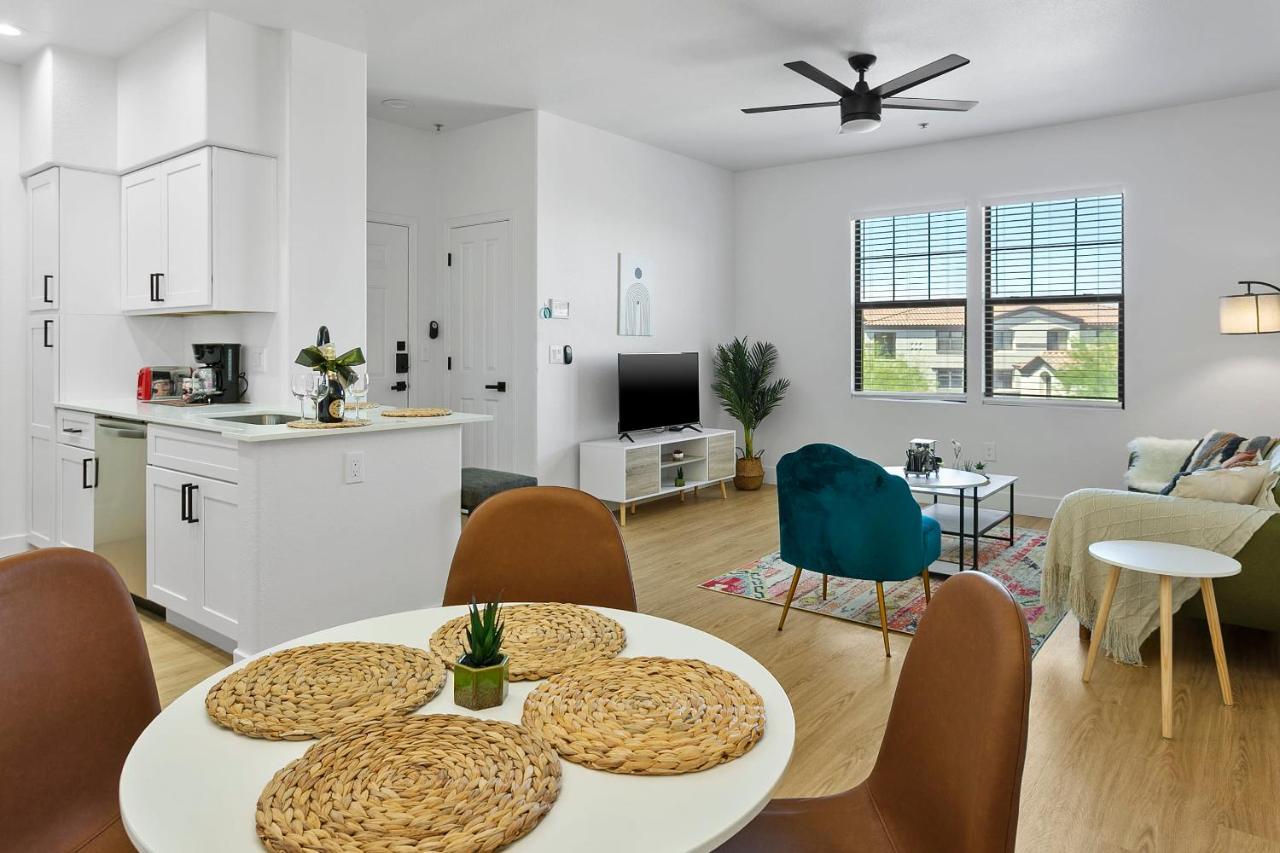 Cozysuites Glendale By The Stadium With Pool 05 Extérieur photo