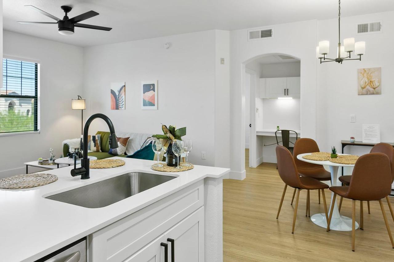 Cozysuites Glendale By The Stadium With Pool 05 Extérieur photo