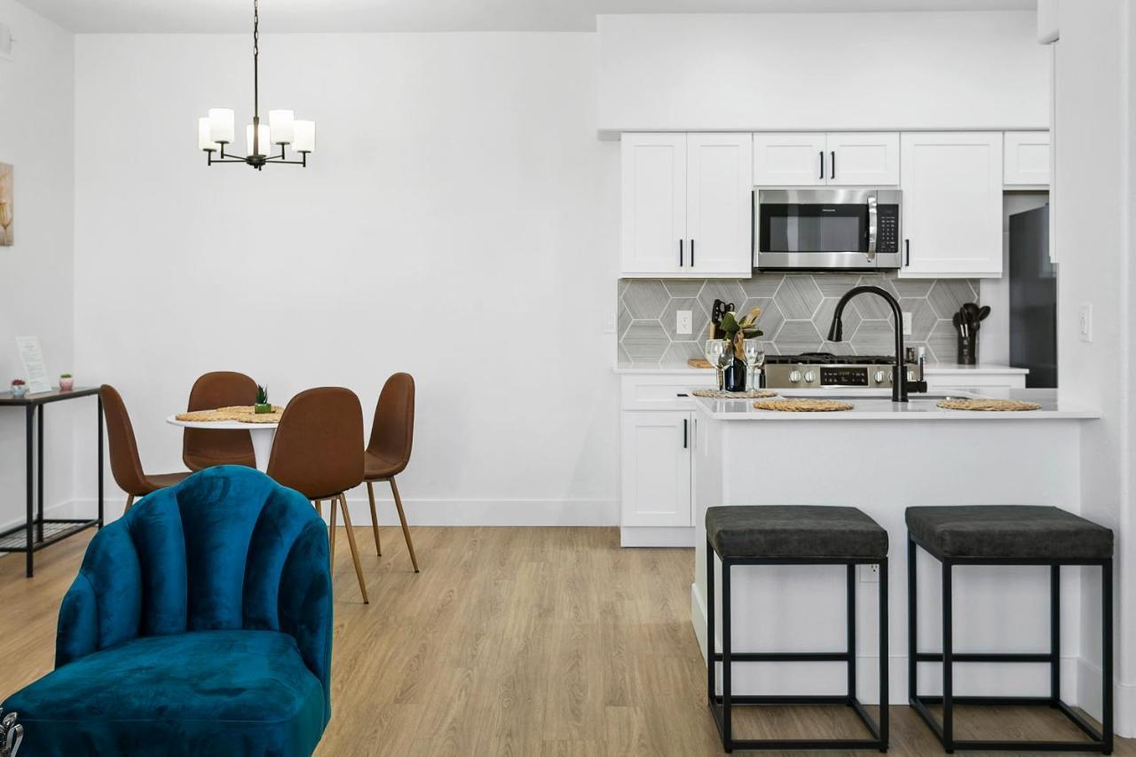 Cozysuites Glendale By The Stadium With Pool 05 Extérieur photo