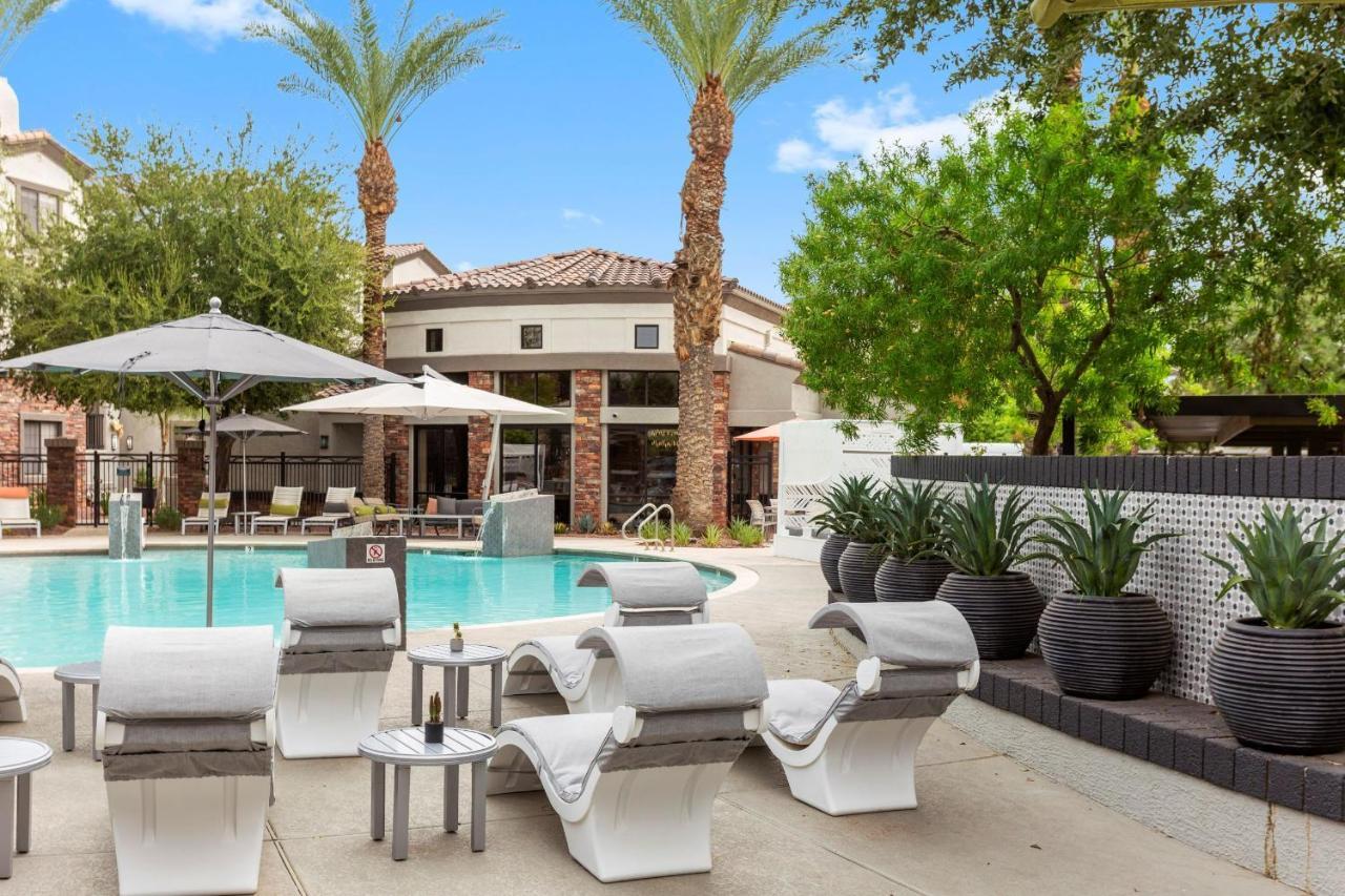 Cozysuites Glendale By The Stadium With Pool 05 Extérieur photo